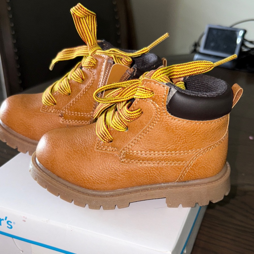 NEW Carter’s toddler boots size 7